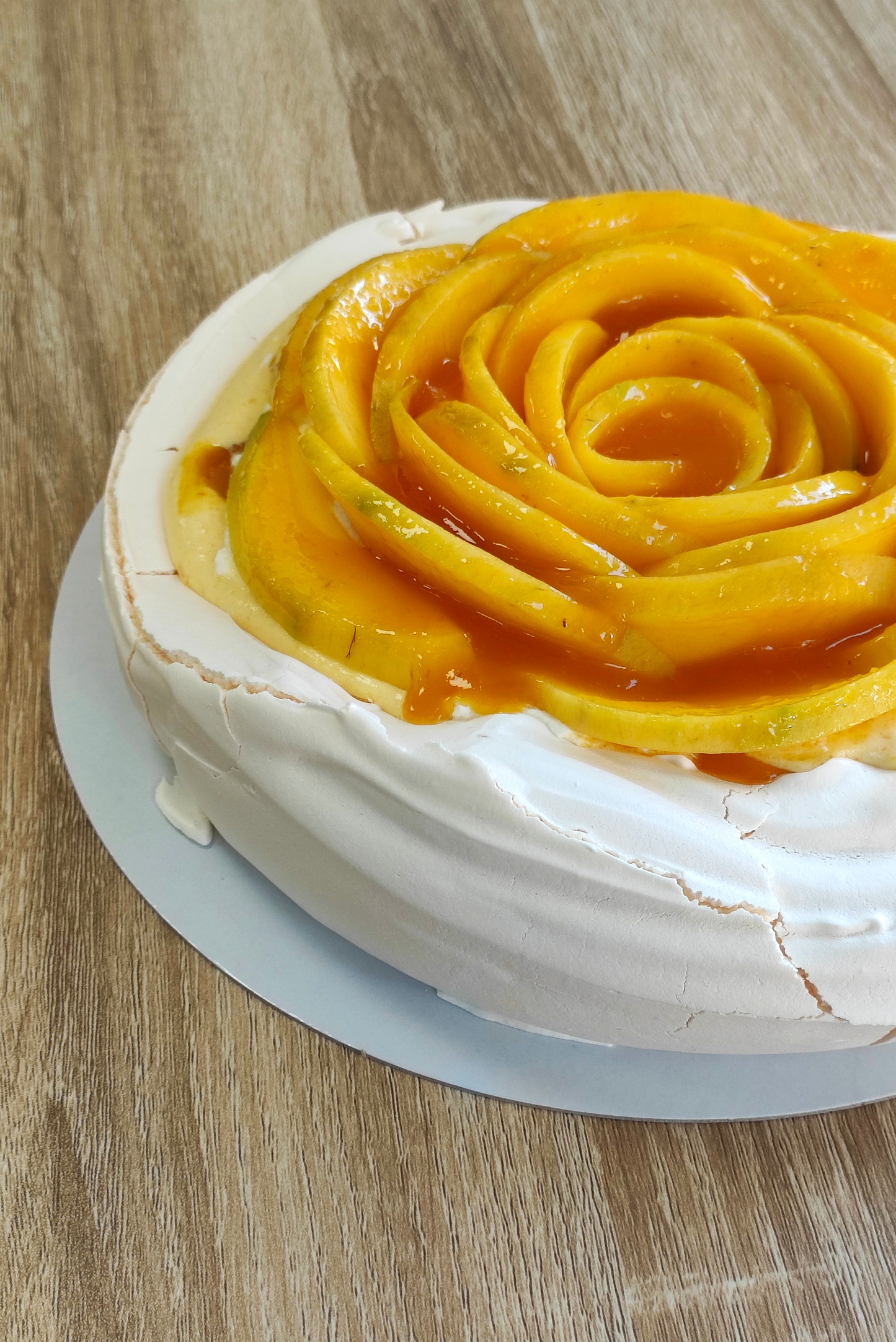 Pavlova de Mango y Maracuyá